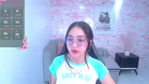Snapshot of miss_andrea_t chatting on 12-06-24, 02:06 andrea online show from 12-06-24, 02:06