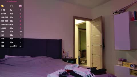 Snapshot of miss_anna909 chatting on 02-07-26, 06:00 Anna online show from 02-07-26, 06:00