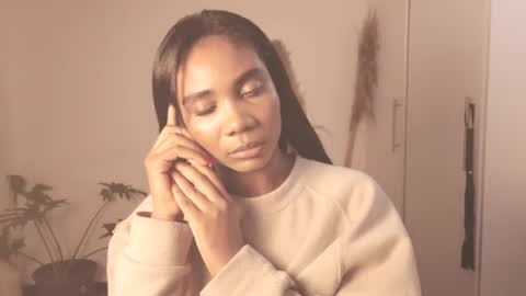 miss_benz online show from 11-14-25, 02:21