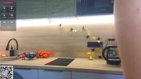 Sandy online show from 10-23-25, 12:10