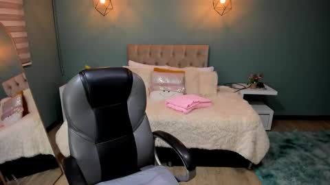 Cataleya online show from 12-20-25, 12:01