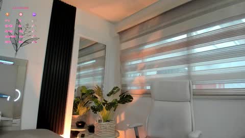 Catalina online show from 10-27-25, 11:47