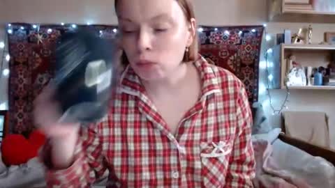 Elis online show from 03-06-25, 01:46