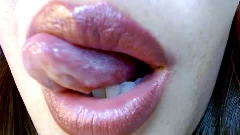 Miss Evoleth online show from 01-26-25, 09:08