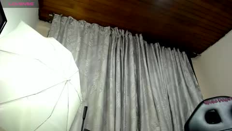 miss_foxxy_ online show from 10-17-25, 06:49