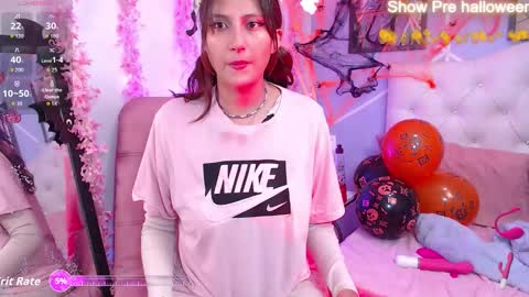 miss_jhelenaa_ online show from 10-17-25, 11:40