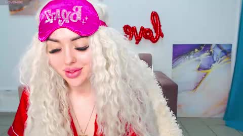 Snapshot of miss_kiten chatting on 02-17-25, 08:15 miss_kiten online show from 02-17-25, 08:15