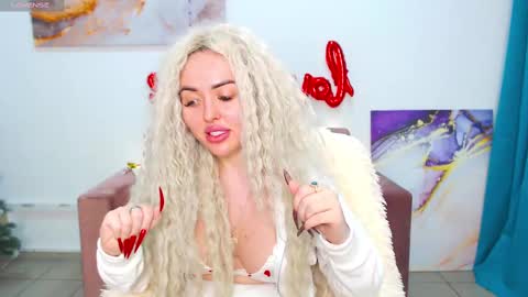 Snapshot of miss_kiten chatting on 02-23-25, 10:20 miss_kiten online show from 02-23-25, 10:20