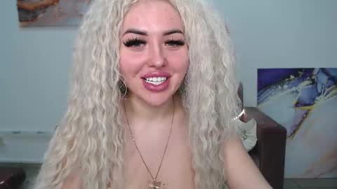 Snapshot of miss_kiten chatting on 03-04-25, 12:29 miss_kiten online show from 03-04-25, 12:29