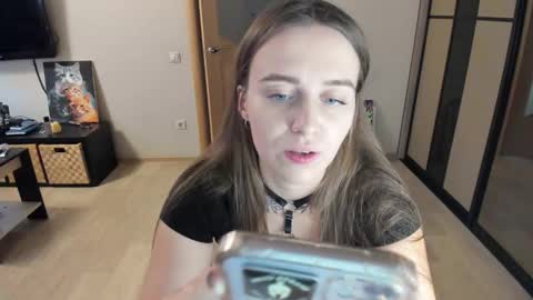 Snapshot of miss_kitty13 chatting on 10-26-25, 07:25 Kitty online show from 10-26-25, 07:25