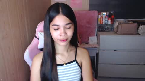 Snapshot of miss_lei18 chatting on 03-08-25, 12:55 leii online show from 03-08-25, 12:55