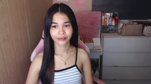 Snapshot of miss_lei18 chatting on 03-08-25, 04:01 leii online show from 03-08-25, 04:01