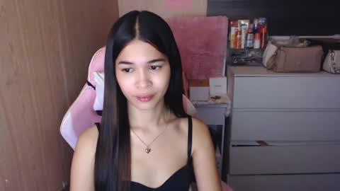 Snapshot of miss_lei18 chatting on 03-08-25, 03:24 leii online show from 03-08-25, 03:24