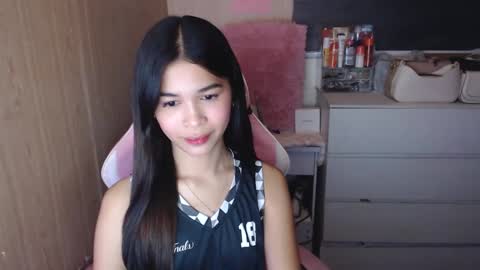 Snapshot of miss_lei18 chatting on 03-09-25, 02:43 leii online show from 03-09-25, 02:43