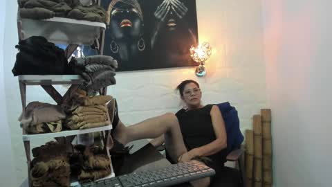 lucero online show from 02-20-25, 05:01