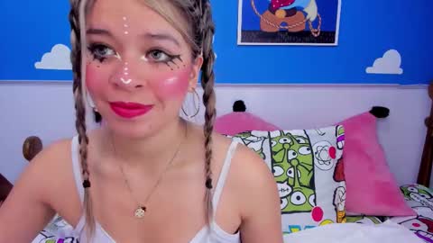 miss_lucyla online show from 01-15-26, 11:04