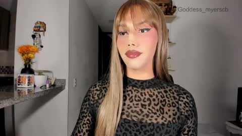 Goddess Myers  thumb up is important for me kisses  online show from 09-11-25, 10:59
