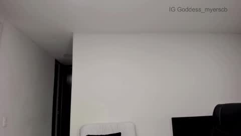 Goddess Myers  thumb up is important for me kisses  online show from 10-10-25, 11:15