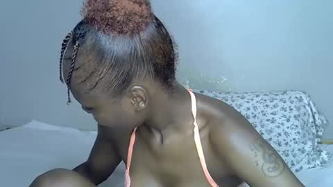 miss_pretty1 online show from 12-18-25, 09:04