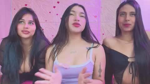 Snapshot of miss_saraxxx chatting on 10-16-25, 03:13 Angel Sophie Tif online show from 10-16-25, 03:13