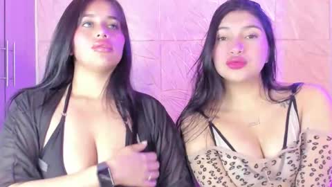 Snapshot of miss_saraxxx chatting on 11-28-25, 10:01 Angel Sophie Tif online show from 11-28-25, 10:01