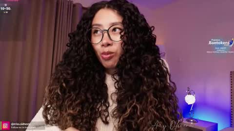 Amy Olivera online show from 10-10-25, 01:10