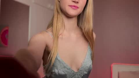 Emily online show from 01-07-25, 01:03