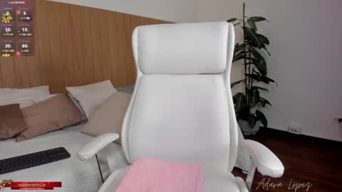 Adara Lpez online show from 12-19-24, 01:29