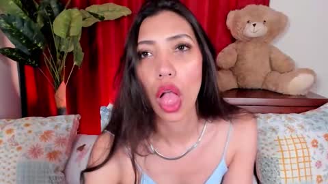 Miss Veronica online show from 10-21-25, 01:12