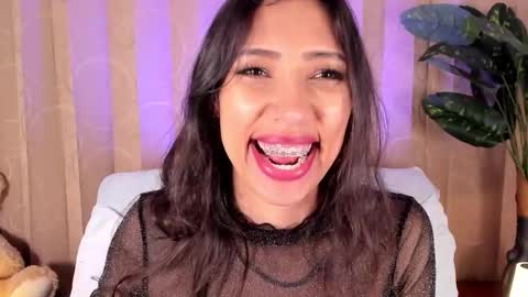 Miss Veronica online show from 03-12-26, 01:39