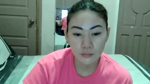 Snapshot of miss_zephyr chatting on 02-15-26, 03:36 HOT MOMMY ZEPHYR online show from 02-15-26, 03:36