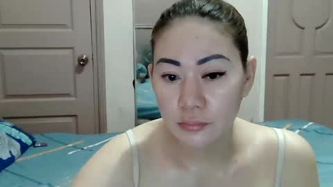 Snapshot of miss_zephyr chatting on 02-21-26, 01:39 HOT MOMMY ZEPHYR online show from 02-21-26, 01:39