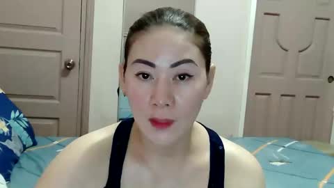 Snapshot of miss_zephyr chatting on 02-22-26, 11:31 HOT MOMMY ZEPHYR online show from 02-22-26, 11:31