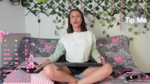 Snapshot of missangel_8 chatting on 01-17-26, 06:29 Missangel 8 online show from 01-17-26, 06:29