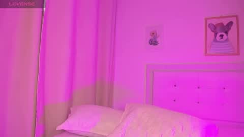 Snapshot of missangeldust chatting on 02-10-25, 12:08 missangeldust online show from 02-10-25, 12:08