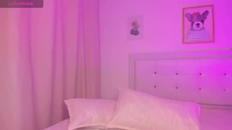 Snapshot of missangeldust chatting on 02-12-25, 12:01 missangeldust online show from 02-12-25, 12:01