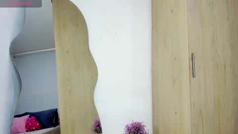 Snapshot of missangeldust chatting on 11-15-25, 12:34 missangeldust online show from 11-15-25, 12:34