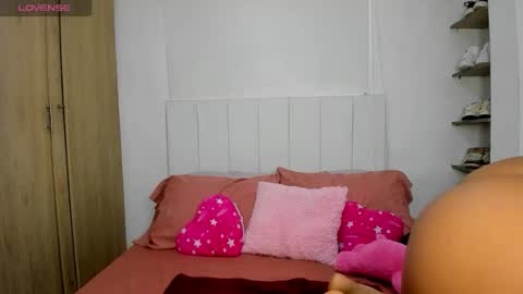 Snapshot of missangeldust chatting on 11-26-25, 11:44 missangeldust online show from 11-26-25, 11:44