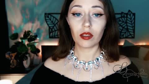 The divine Beverly online show from 01-11-25, 01:53