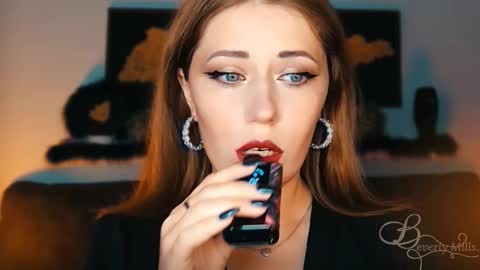 The divine Beverly online show from 09-17-25, 07:04