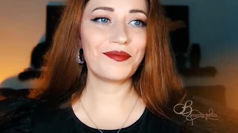 The divine Beverly online show from 10-11-25, 04:44