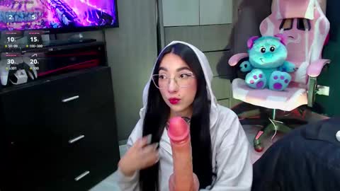 Camila Flores online show from 11-26-25, 02:23