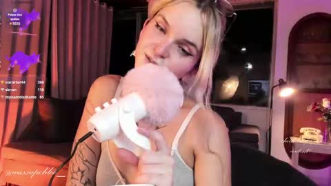 Chloe freelance model Please your thumbs up are important  online show from 02-18-25, 04:48