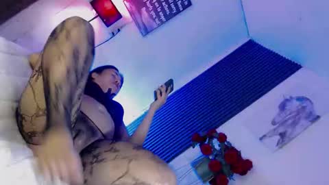 Nicole online show from 10-11-25, 05:50