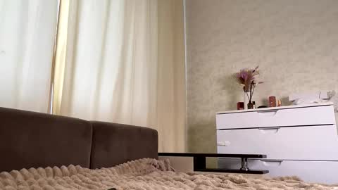 Hello dear my name Elisa online show from 11-13-25, 09:52