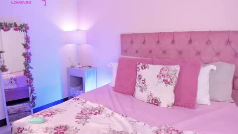 Snapshot of misshiller_gh chatting on 11-05-25, 02:44 Melany Hiller online show from 11-05-25, 02:44