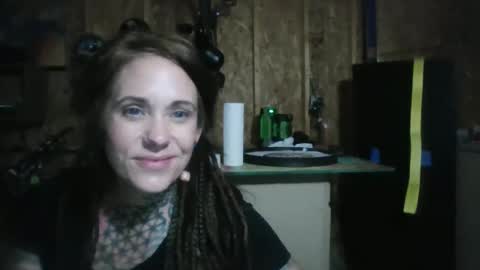 Snapshot of misshoneybadger333 chatting on 09-25-25, 12:47 misshoneybadger333 online show from 09-25-25, 12:47