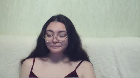 Snapshot of missis_mona chatting on 12-18-24, 06:53 missis mona online show from 12-18-24, 06:53