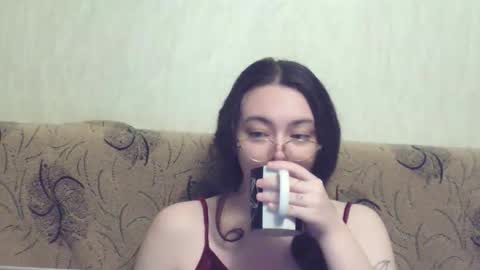 Snapshot of missis_mona chatting on 10-15-25, 08:42 missis mona online show from 10-15-25, 08:42