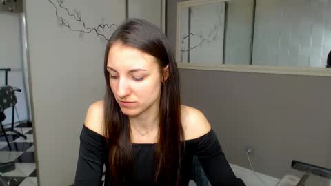 Sofia online show from 03-08-25, 06:54